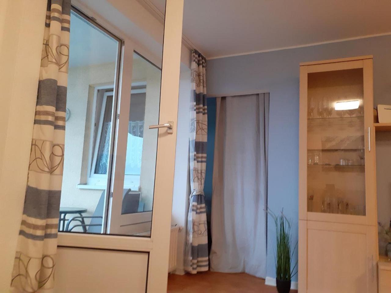 Aquamarin - Charmantes Appartement Mit Balkon Rostock Exterior foto